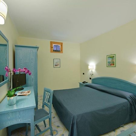 Hotel La Pergola Amalfi Buitenkant foto