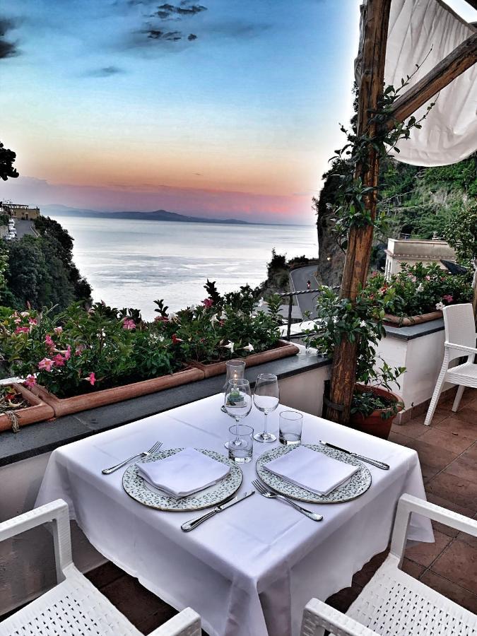 Hotel La Pergola Amalfi Buitenkant foto