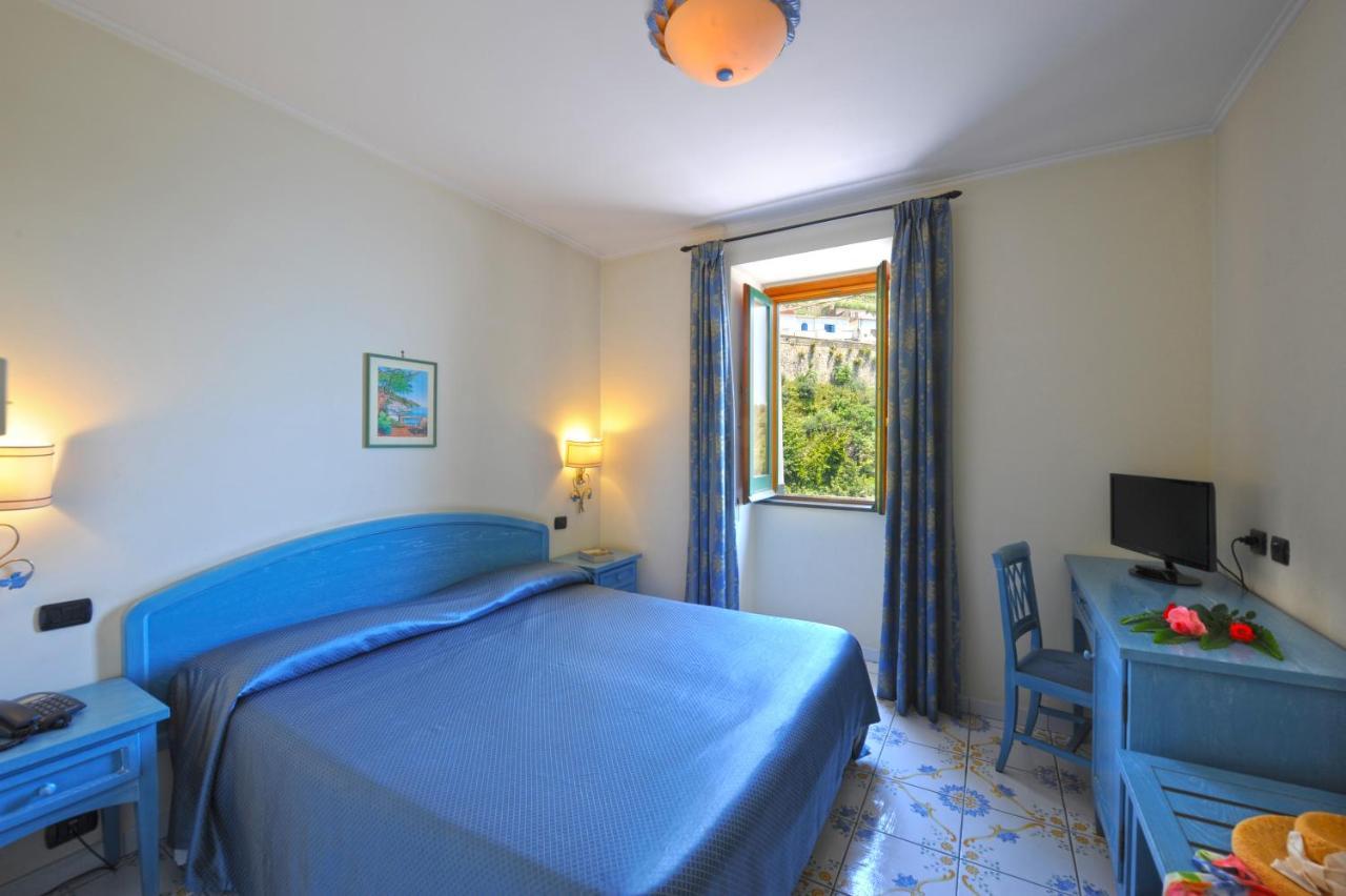 Hotel La Pergola Amalfi Buitenkant foto