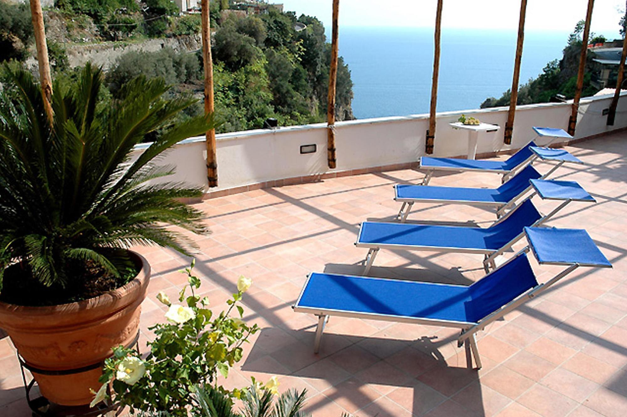 Hotel La Pergola Amalfi Buitenkant foto