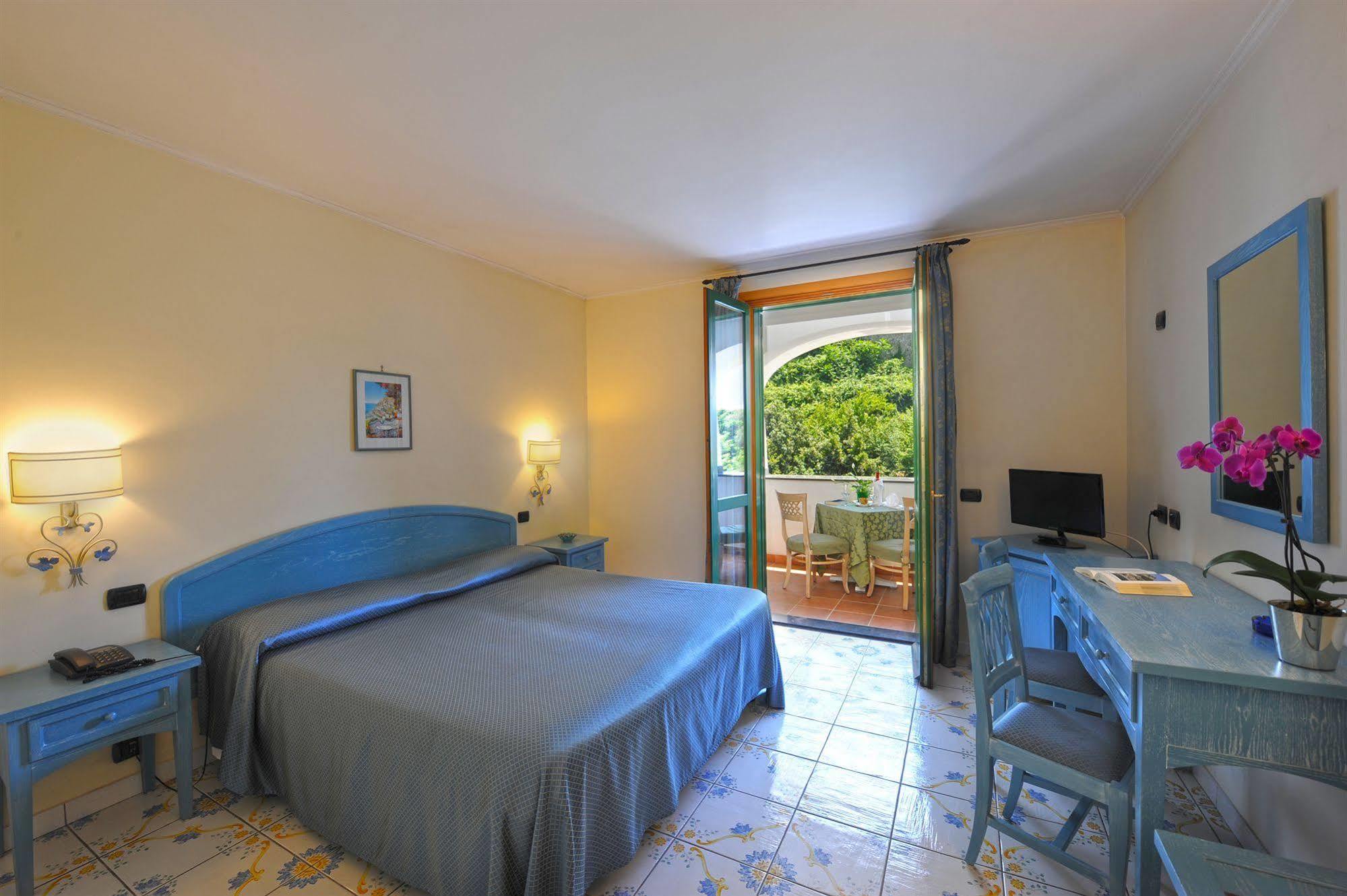 Hotel La Pergola Amalfi Buitenkant foto