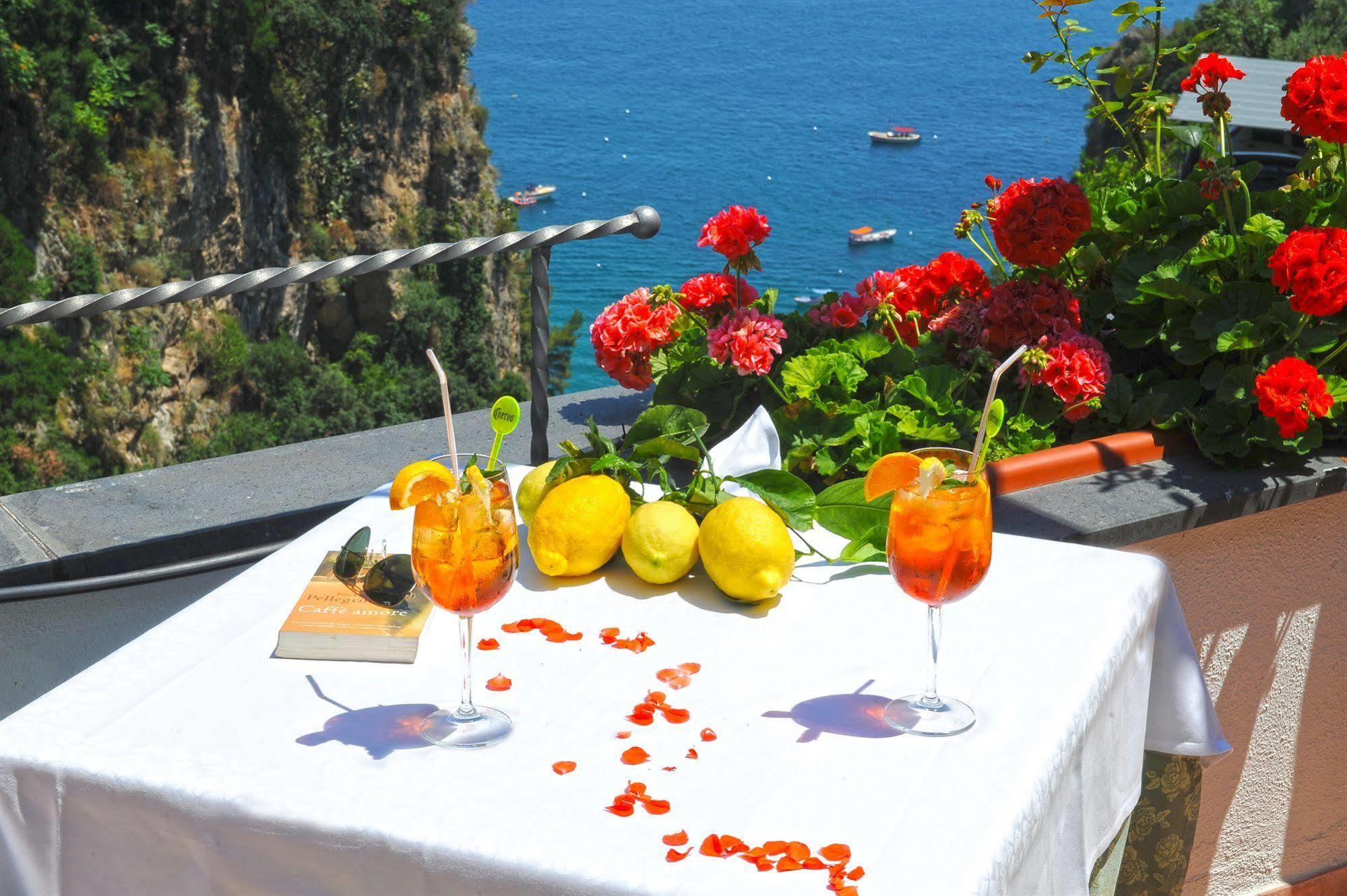 Hotel La Pergola Amalfi Buitenkant foto